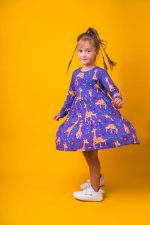 Sukienka A-line na długi rękaw Fioletowa Żyrafa - obrazek 3