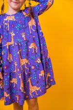 Sukienka A-line na długi rękaw Fioletowa Żyrafa - obrazek 7