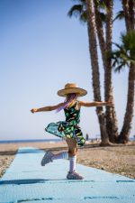 Sukienka na ramiączka Czarny Tukan - obrazek 2