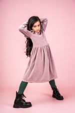 Welurowa sukienka z długim rękawem Brudny Róż - obrazek 3