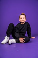 Bluza bez kaptura Czarna Basic - obrazek 3