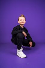 Bluza bez kaptura Czarna Basic - obrazek 4